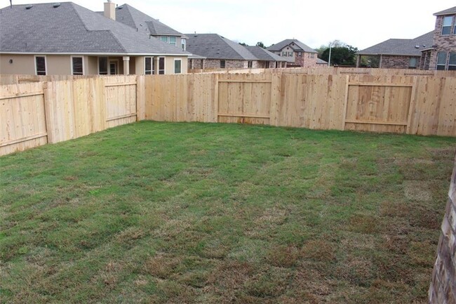 Building Photo - 1708 Uhland Dr