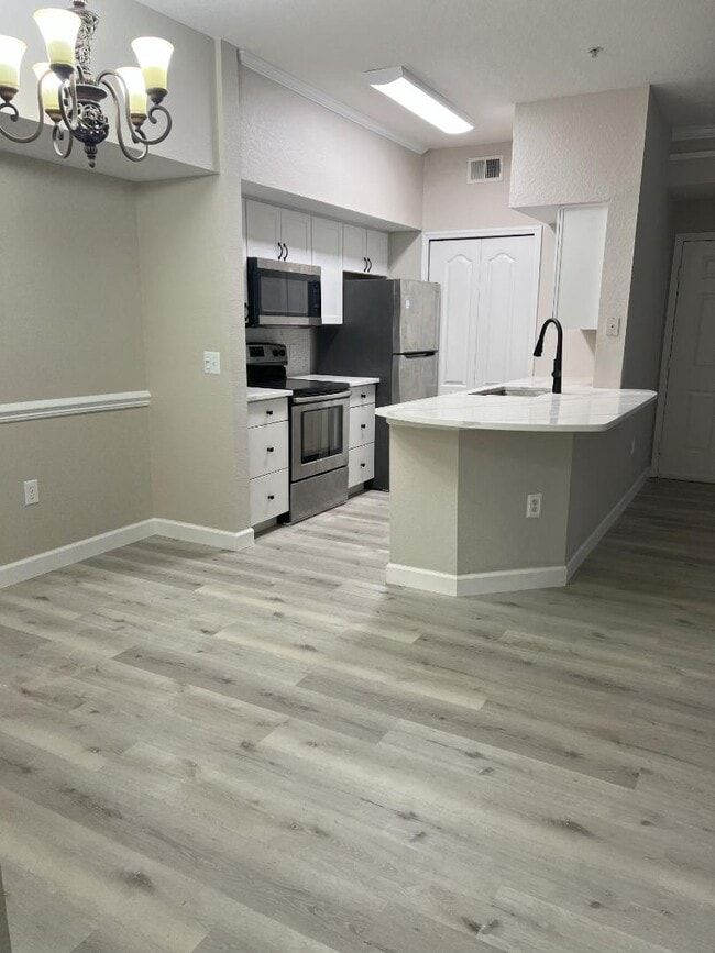 Building Photo - 4156 Central Sarasota Pkwy