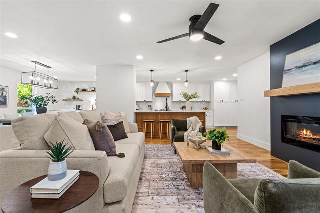 Building Photo - 7741 La Avenida Dr