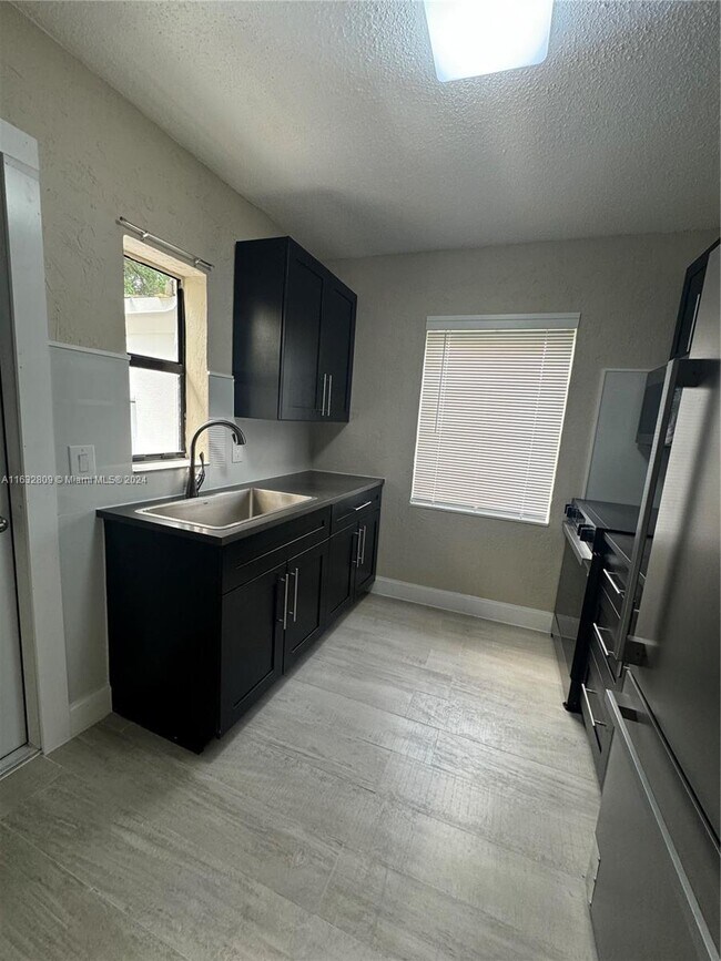 Building Photo - 5708 NW 11th Ave