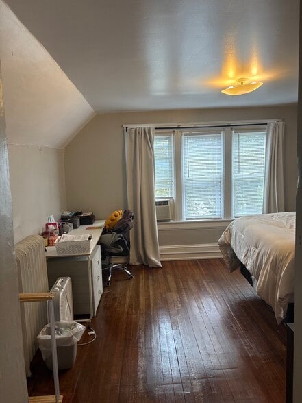 Building Photo - 302 Mitchell St