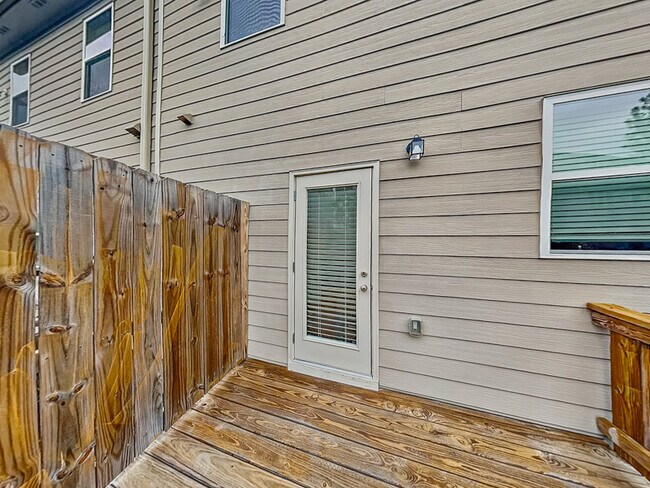 Building Photo - 975 Society Cir