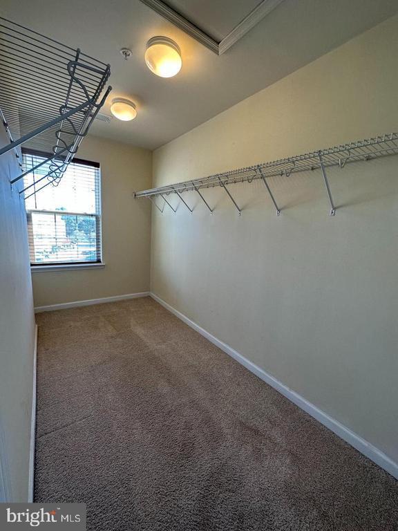 Building Photo - 7014 Foxton Way