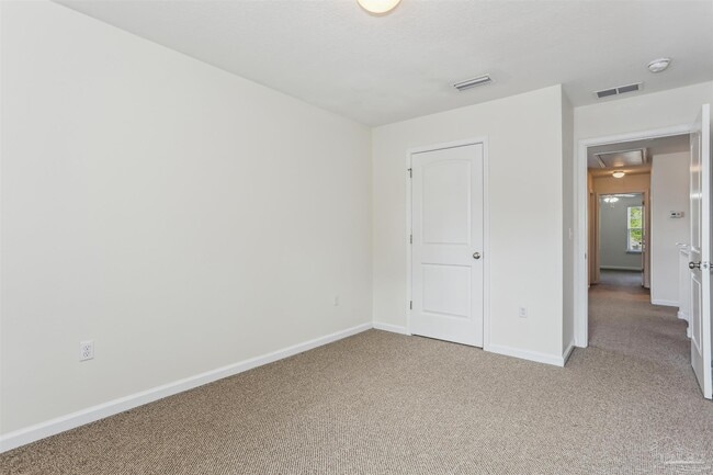 Building Photo - 499 Portside Dr