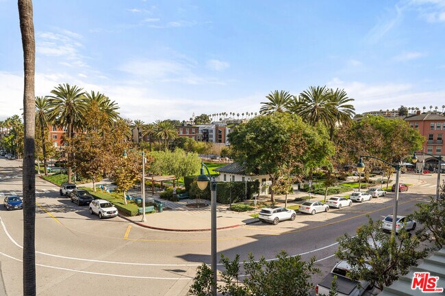 Building Photo - 13045 Pacific Promenade