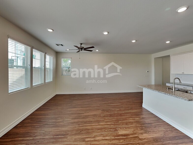 Building Photo - 6106 W Haleh Ave