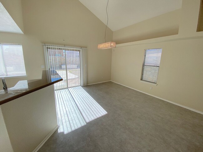 Building Photo - East El Paso 3 bed Refrig A/C with Bonus L...