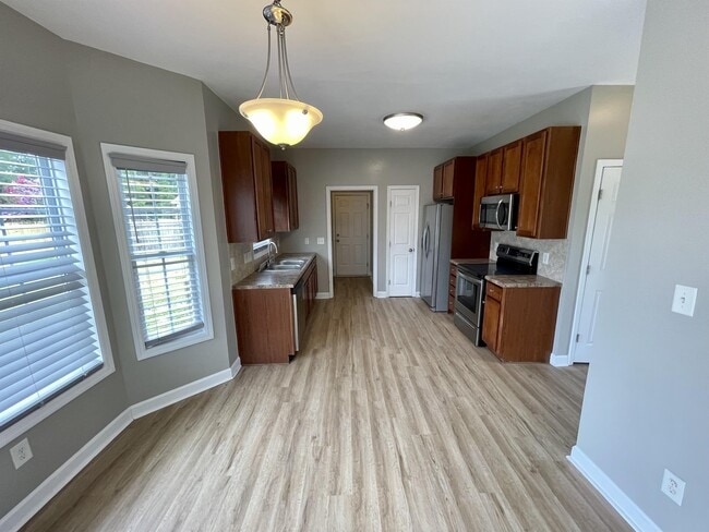 Building Photo - 303 Elk Ct