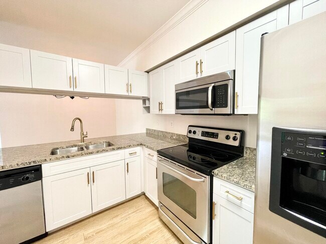 Building Photo - 6511 Emerald Dunes Dr