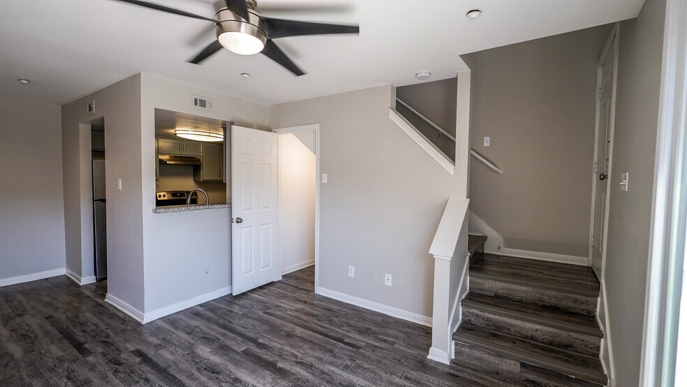 Building Photo - Huntington at Stonefield