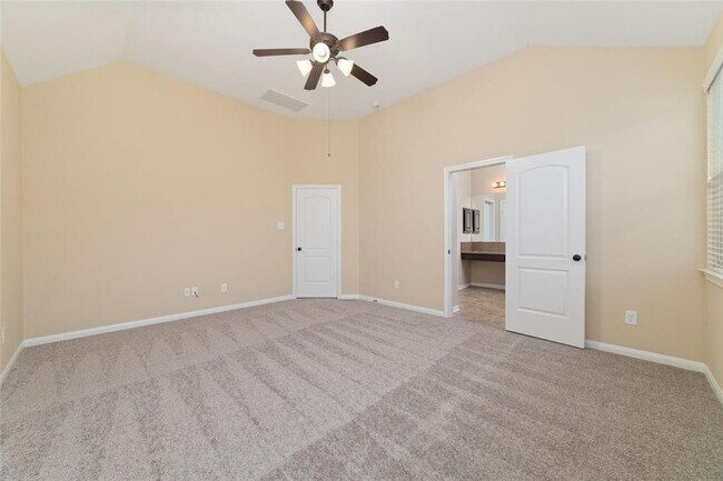 Building Photo - 9 Cheswood Manor Drive