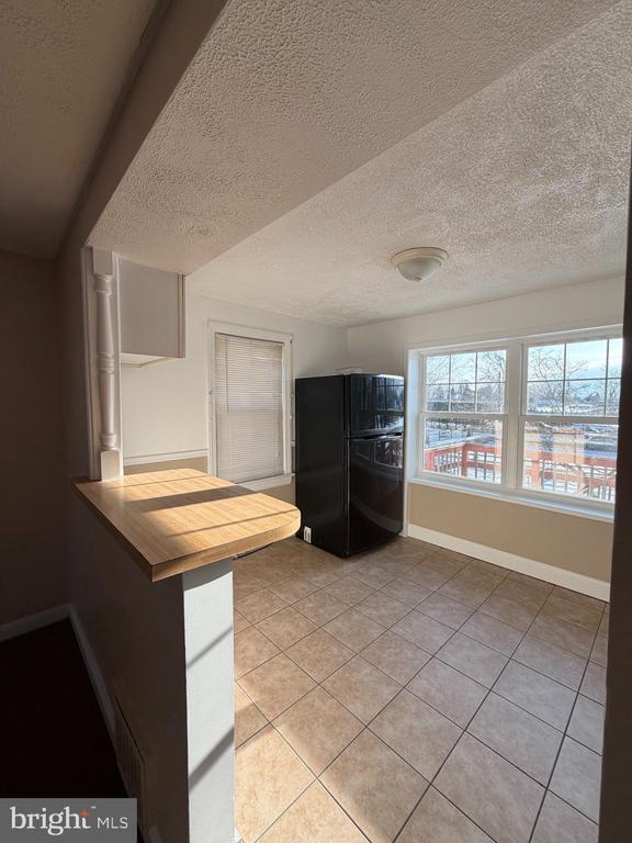 Building Photo - 973 S Olden Ave