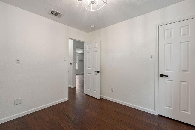 Building Photo - 7107 Leppke Cove