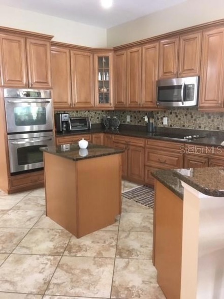 Building Photo - 8209 Santa Rosa Ct