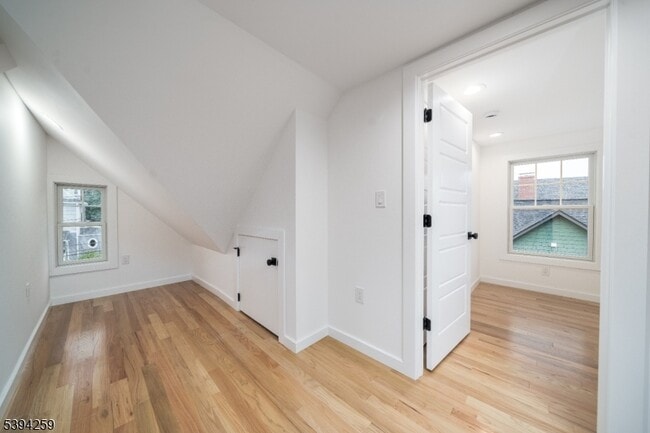 Building Photo - 107 N Fullerton Ave