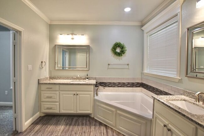 Building Photo - Coming Soon! Stunning 3 Bed 2 Bath Home on...