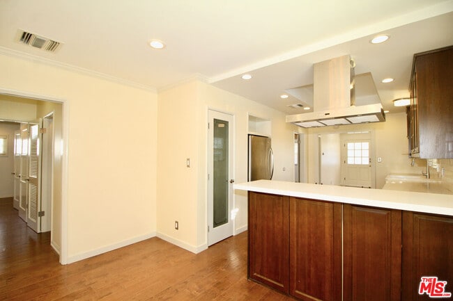 Building Photo - 3141 Fairmount Ave
