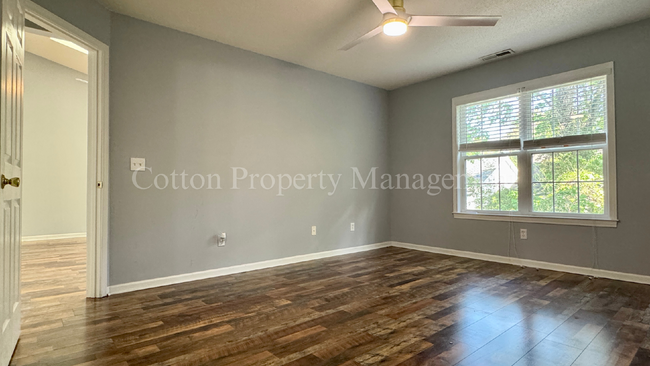 Building Photo - 4619 McClelland Dr