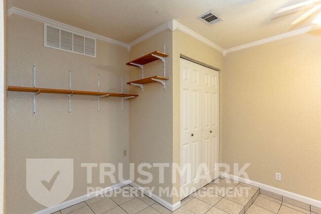 Building Photo - 417 Cottonwood Dr