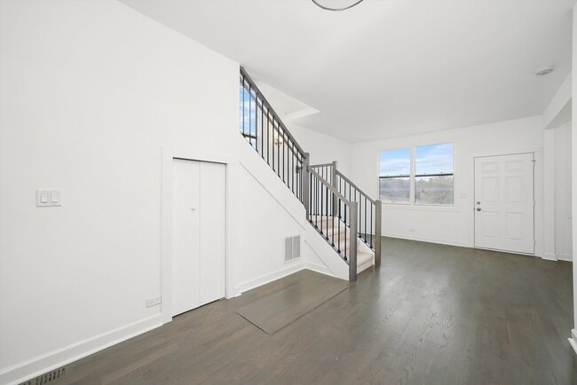 Building Photo - 9771 W 143rd St