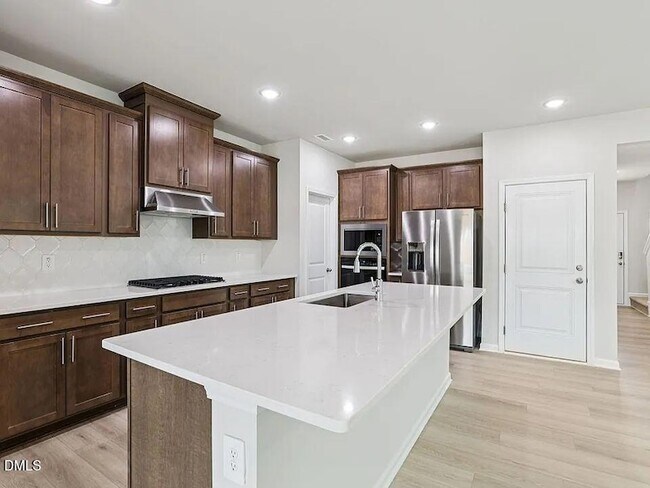 Building Photo - 912 Grand Mesa Dr