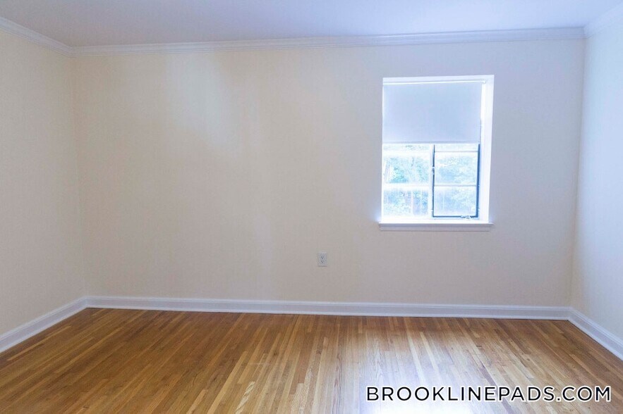 Building Photo - 84 St Paul St