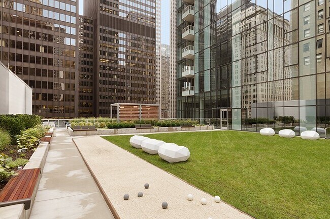 Building Photo - 224 N Michigan Ave