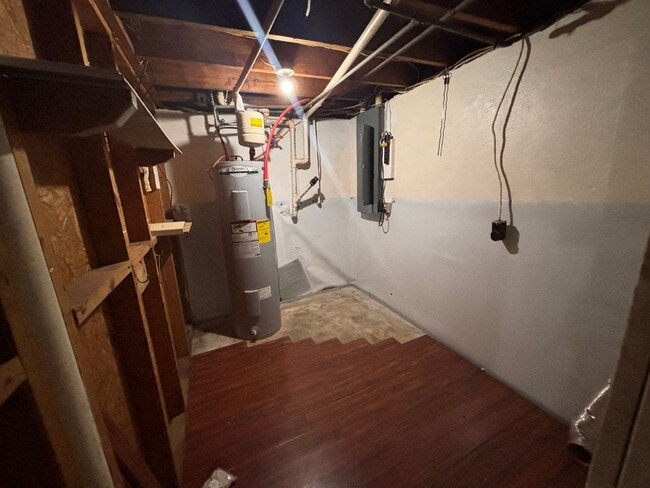 Building Photo - 3 Bedrooms- 1 Bathroom- House in Coosa!