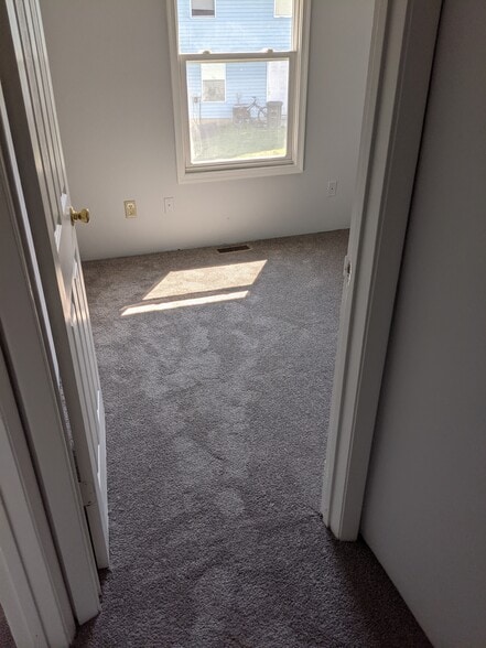 Bedroom 2 - 1 - 179 Clover Valley Cir
