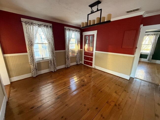 Building Photo - Spacious 4-Bedroom Home for Rent in Laconia – $2,095/month