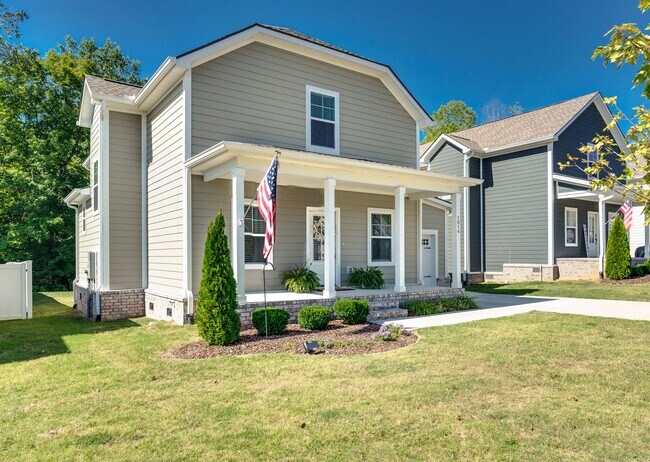 Building Photo - 1016 Sycamore Rdg E