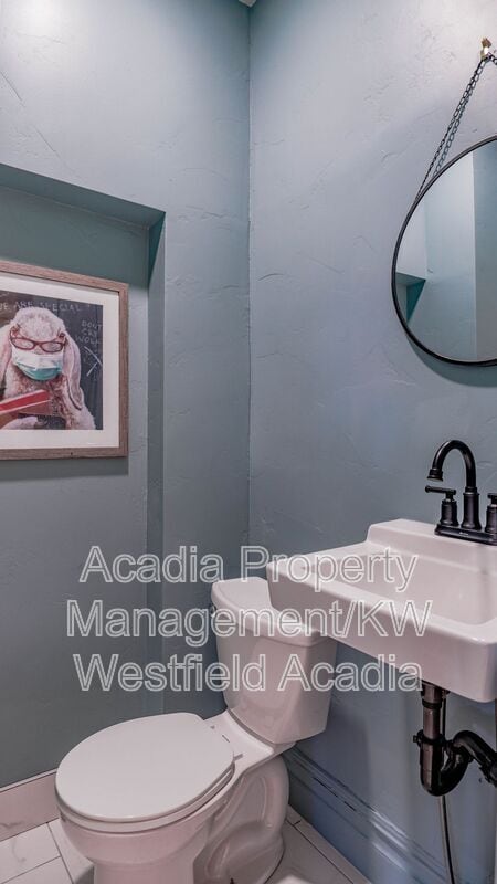 Building Photo - 20 Freedom Blvd 200 W