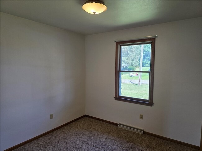 Building Photo - 719 W Old Rte 422