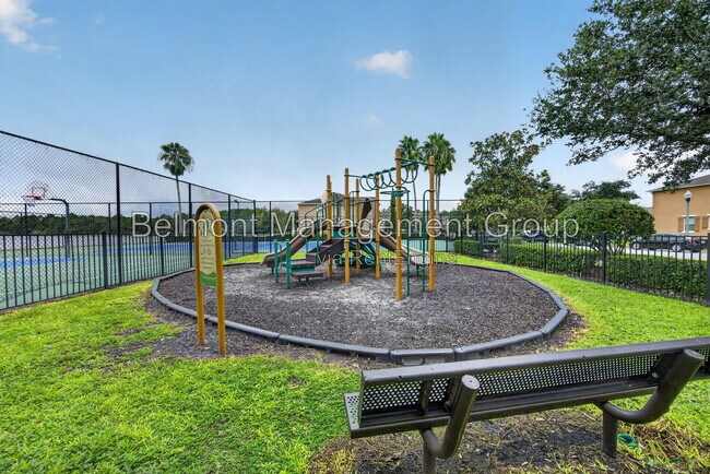 Building Photo - 10709 Savannah Landing Cir