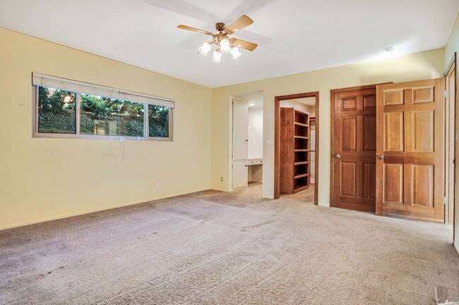 Building Photo - 15470 Longbow Dr