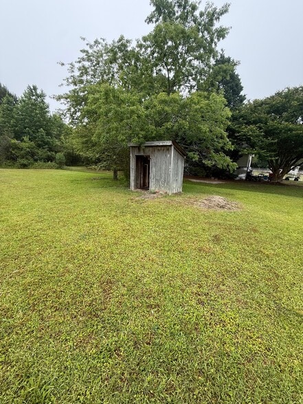 Building Photo - 2020 W Barr Rd