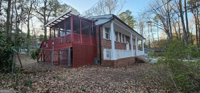 Building Photo - 2349 Valley Way