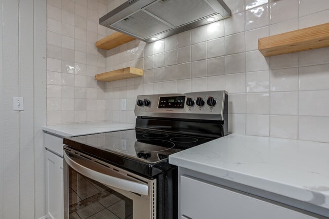 Building Photo - 4 Bed 3 Bath Pre-lease in Central Lubbock!!!