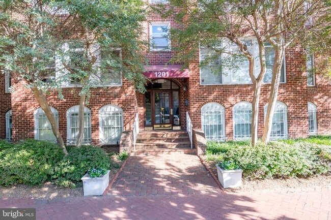 Building Photo - 1201 O St NW