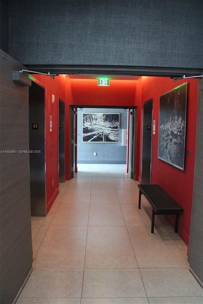 Building Photo - 1100S S Miami Ave