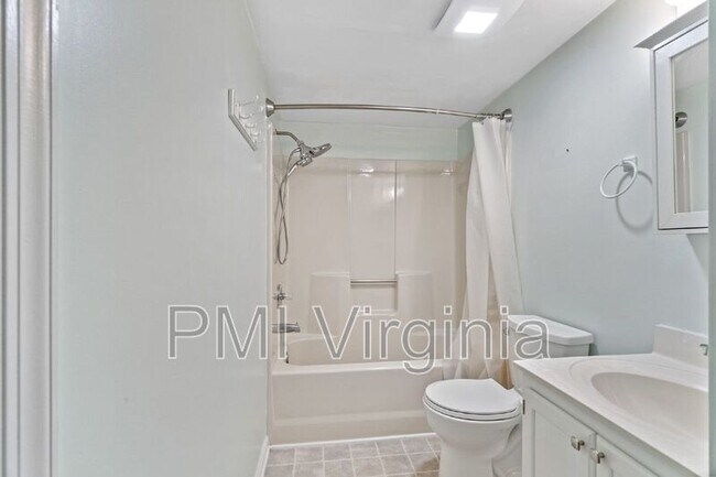Building Photo - 1301 Hampton Blvd
