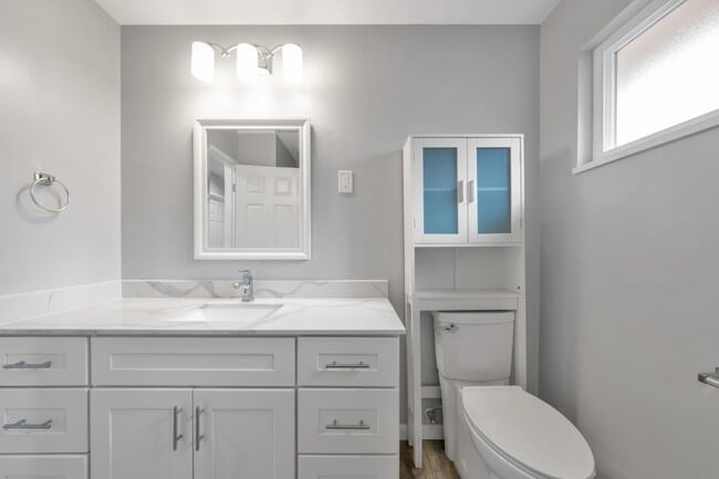 Building Photo - 248 Encina Ave