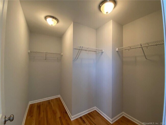 Building Photo - 39 Rowland Farm Rd