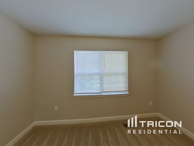 Building Photo - 367 Olde North Church Dr