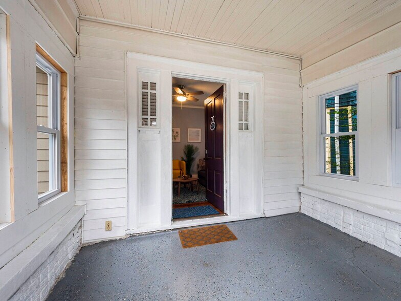 Sunroom to Main entry - 810 Monroe Dr NE