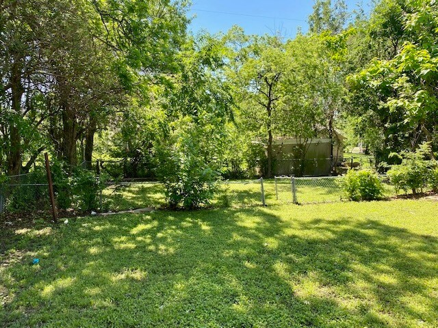 Building Photo - 3600 Maple Ave