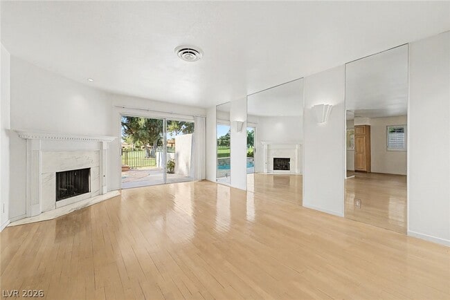 Building Photo - 3159 Bel Air Dr
