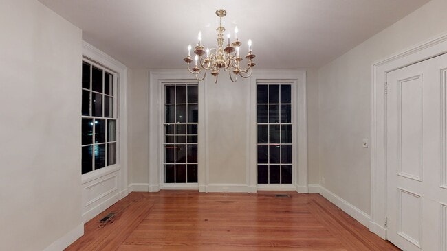 Building Photo - Gorgeous 3-Bedroom Apartment in Wooster Square