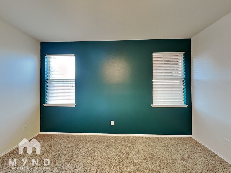 Building Photo - 3125 Paradise Valley Dr