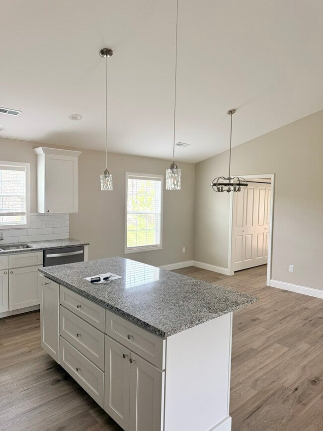 Building Photo - 295 Oak Grove Cir